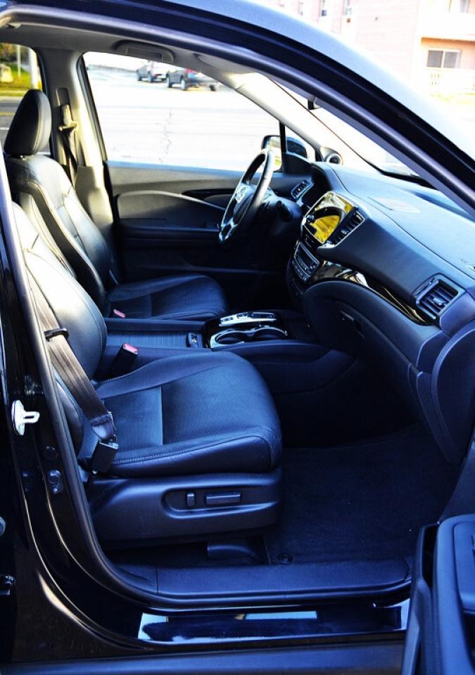 2022 Honda Pilot TOURING 8 Passenger 4dr All-Wheel Drive Automatic Photo