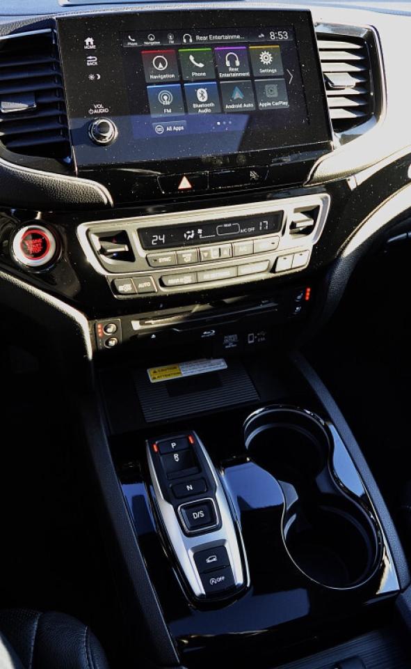 2022 Honda Pilot TOURING 8 Passenger 4dr All-Wheel Drive Automatic Photo