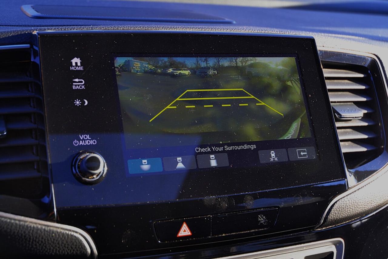 2022 Honda Pilot TOURING 8 Passenger 4dr All-Wheel Drive Automatic Photo