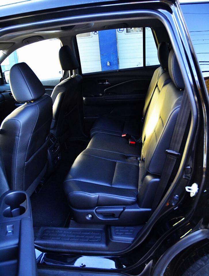 2022 Honda Pilot TOURING 8 Passenger 4dr All-Wheel Drive Automatic Photo