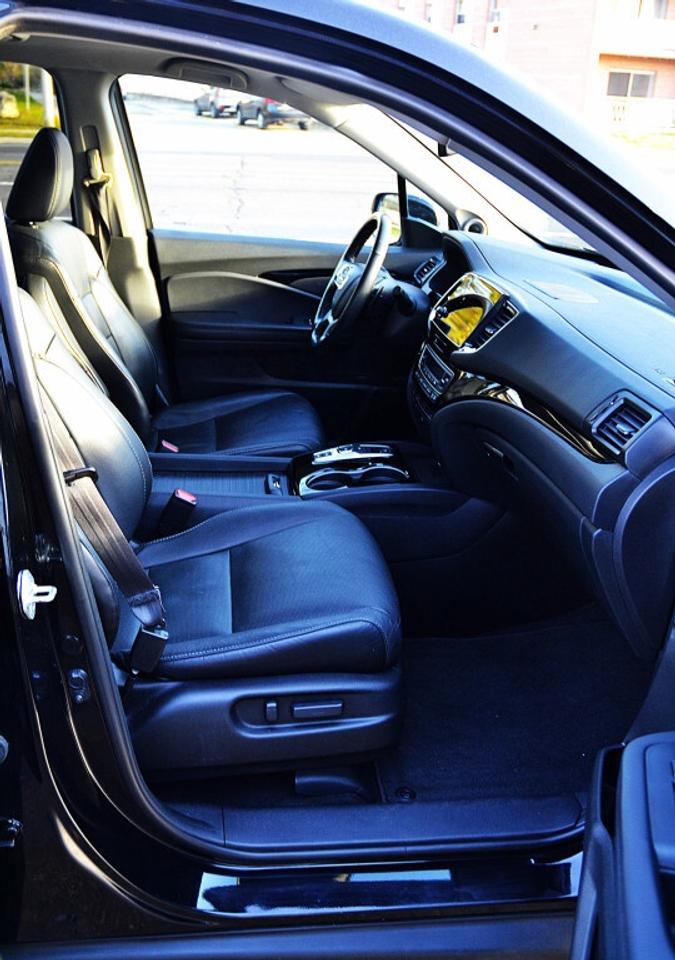 2022 Honda Pilot TOURING 8 Passenger 4dr All-Wheel Drive Automatic Photo