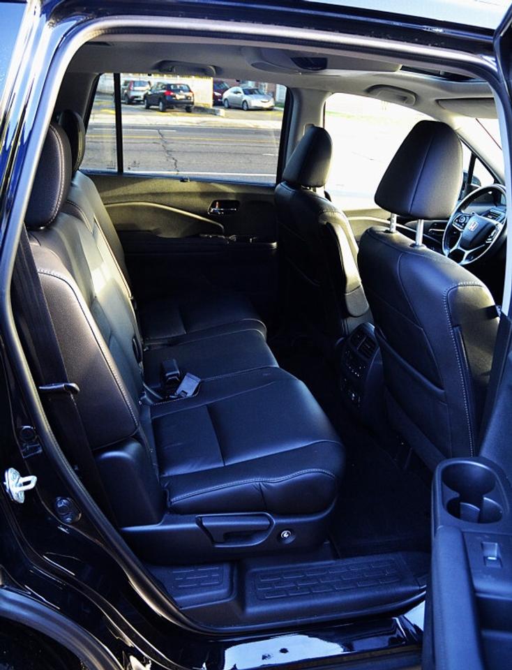 2022 Honda Pilot TOURING 8 Passenger 4dr All-Wheel Drive Automatic Photo