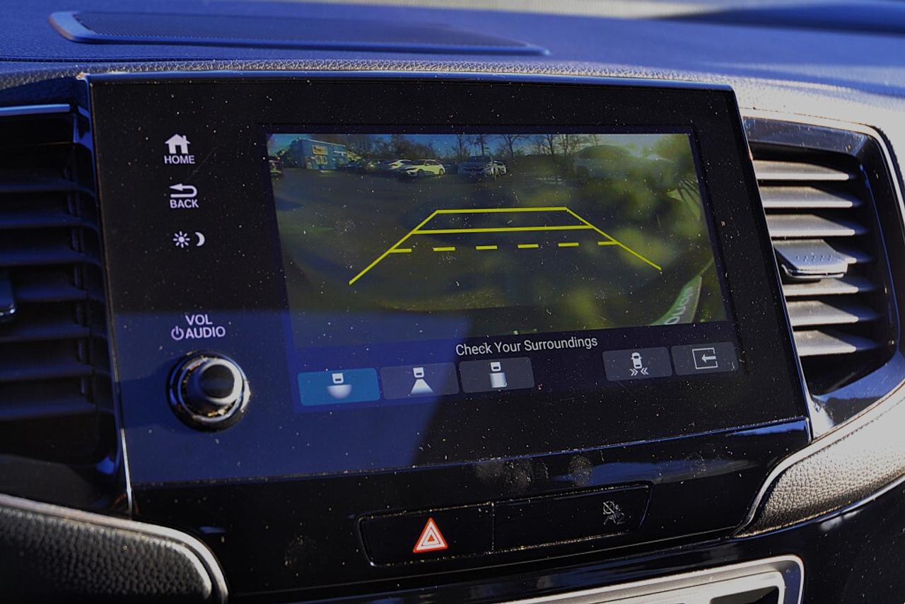 2022 Honda Pilot TOURING 8 Passenger 4dr All-Wheel Drive Automatic Photo