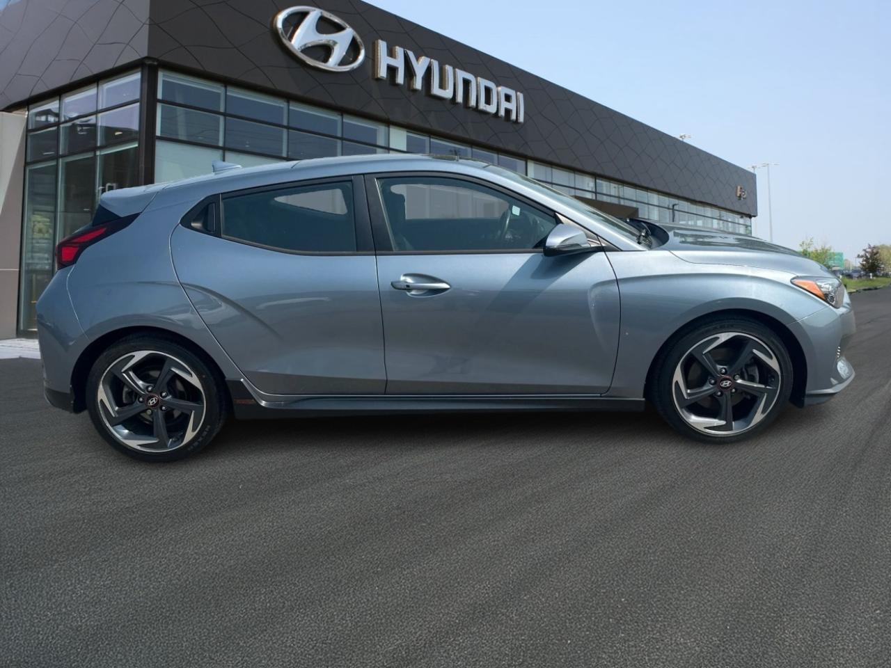 2019 Hyundai Veloster Turbo / Heated Seats / Sunroof / Camera Photo3