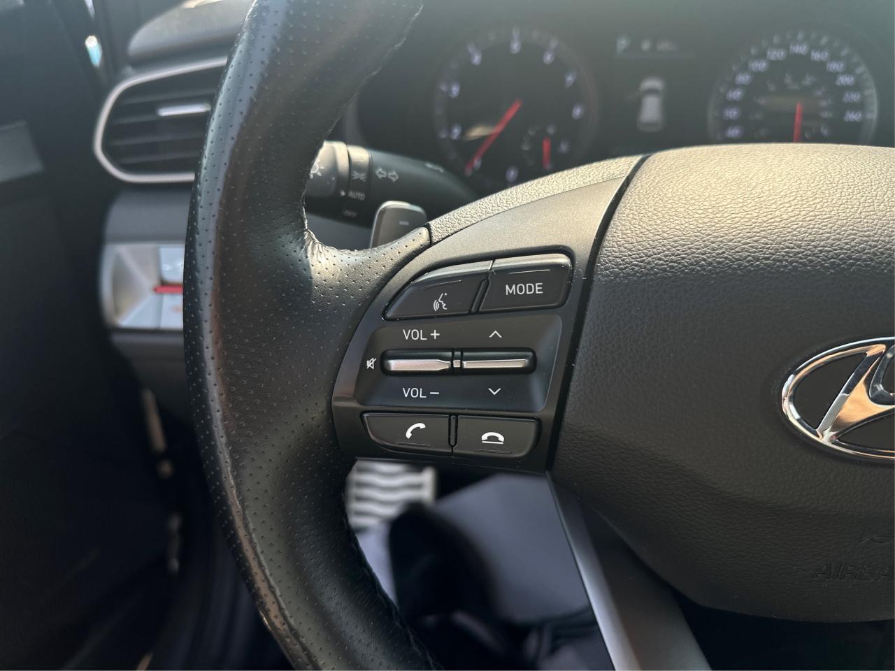 2019 Hyundai Veloster Turbo / Heated Seats / Sunroof / Camera Photo