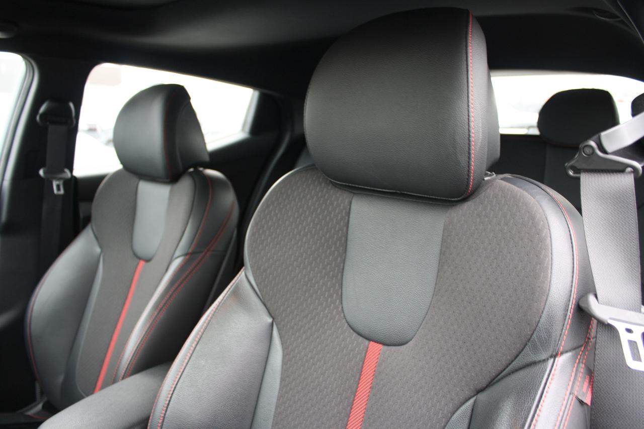2019 Hyundai Veloster Turbo / Heated Seats / Sunroof / Camera Photo