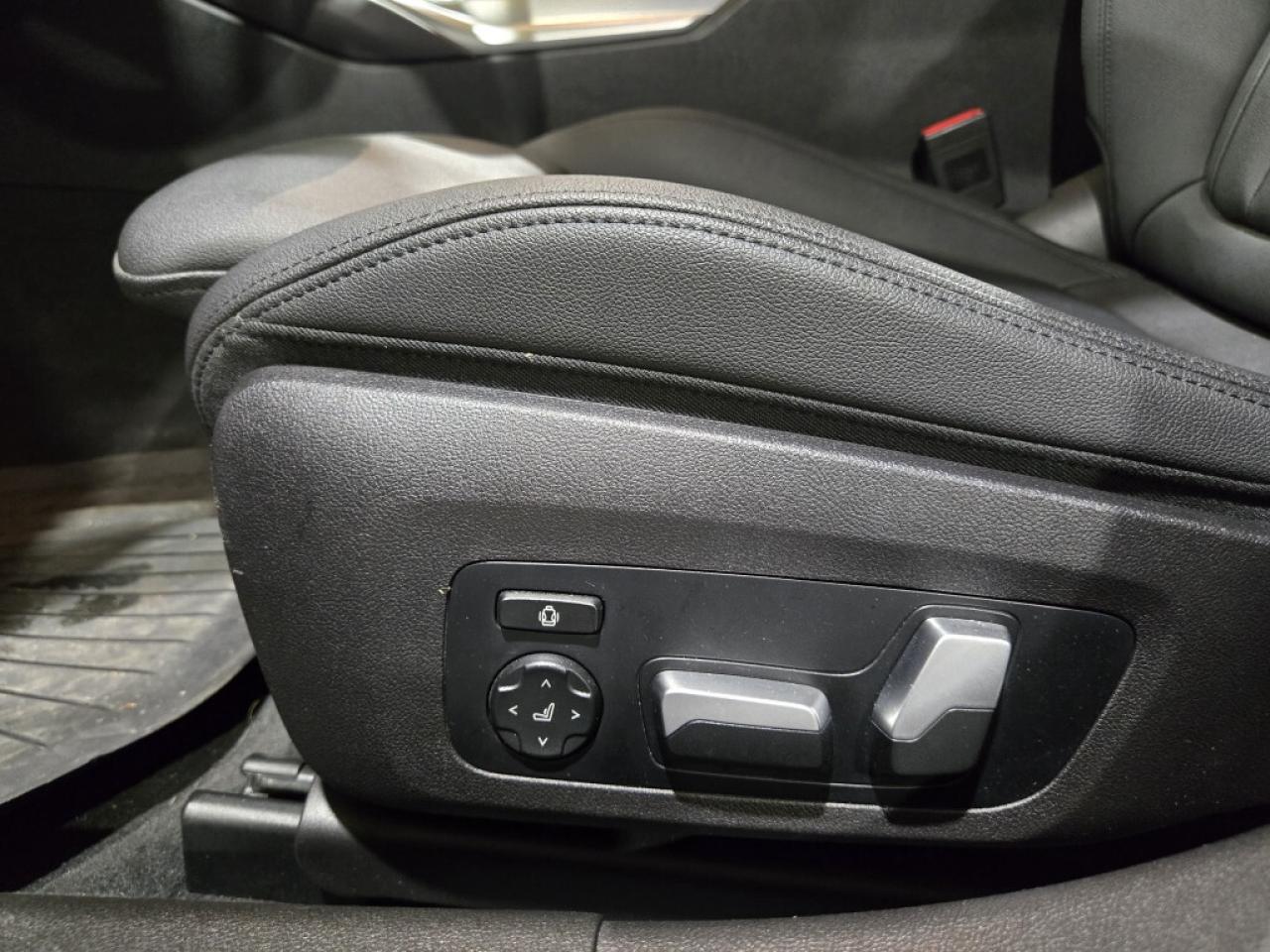 2021 BMW 330xi AWD No Accident Apple CarPlay Navigation Sunroof Photo