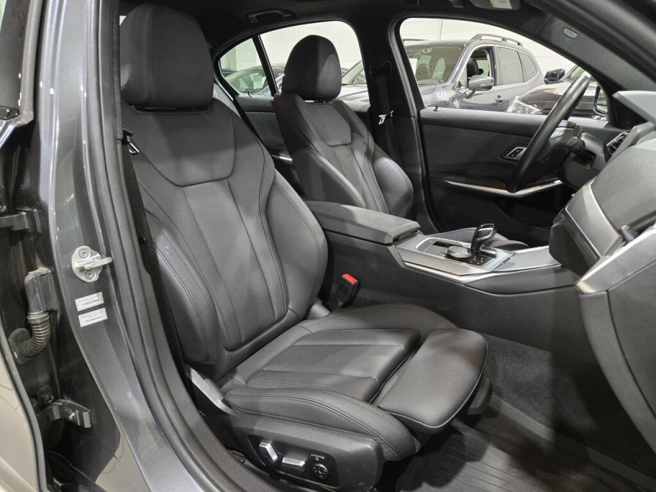 2021 BMW 330xi AWD No Accident Apple CarPlay Navigation Sunroof Photo