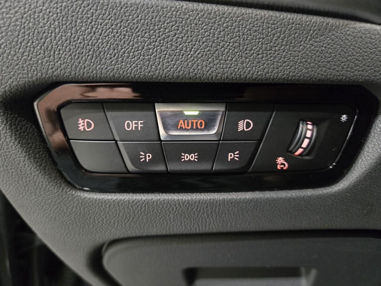 2021 BMW 330xi AWD No Accident Apple CarPlay Navigation Sunroof Photo