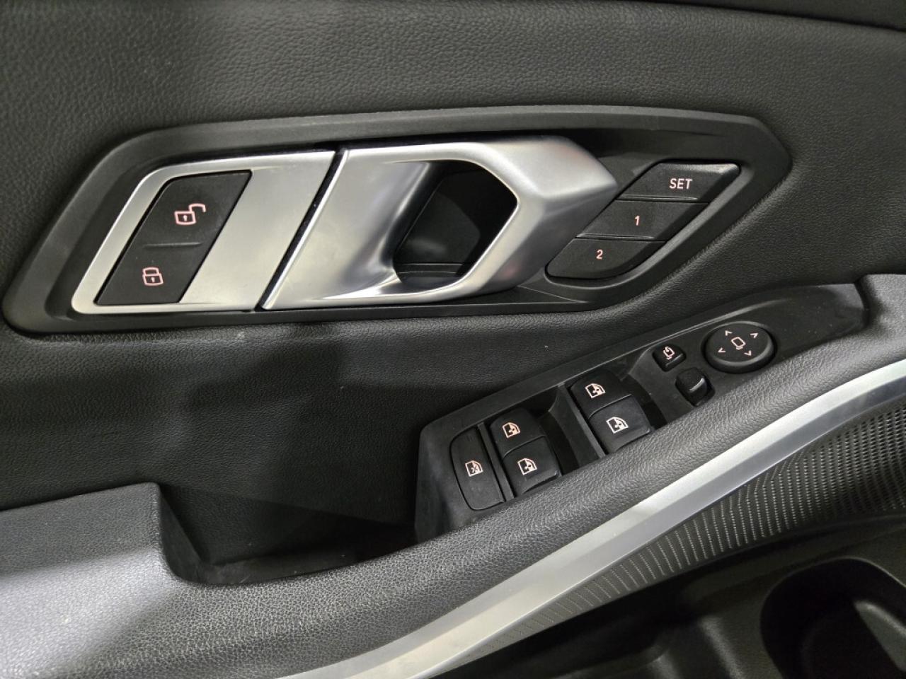 2021 BMW 330xi AWD No Accident Apple CarPlay Navigation Sunroof Photo