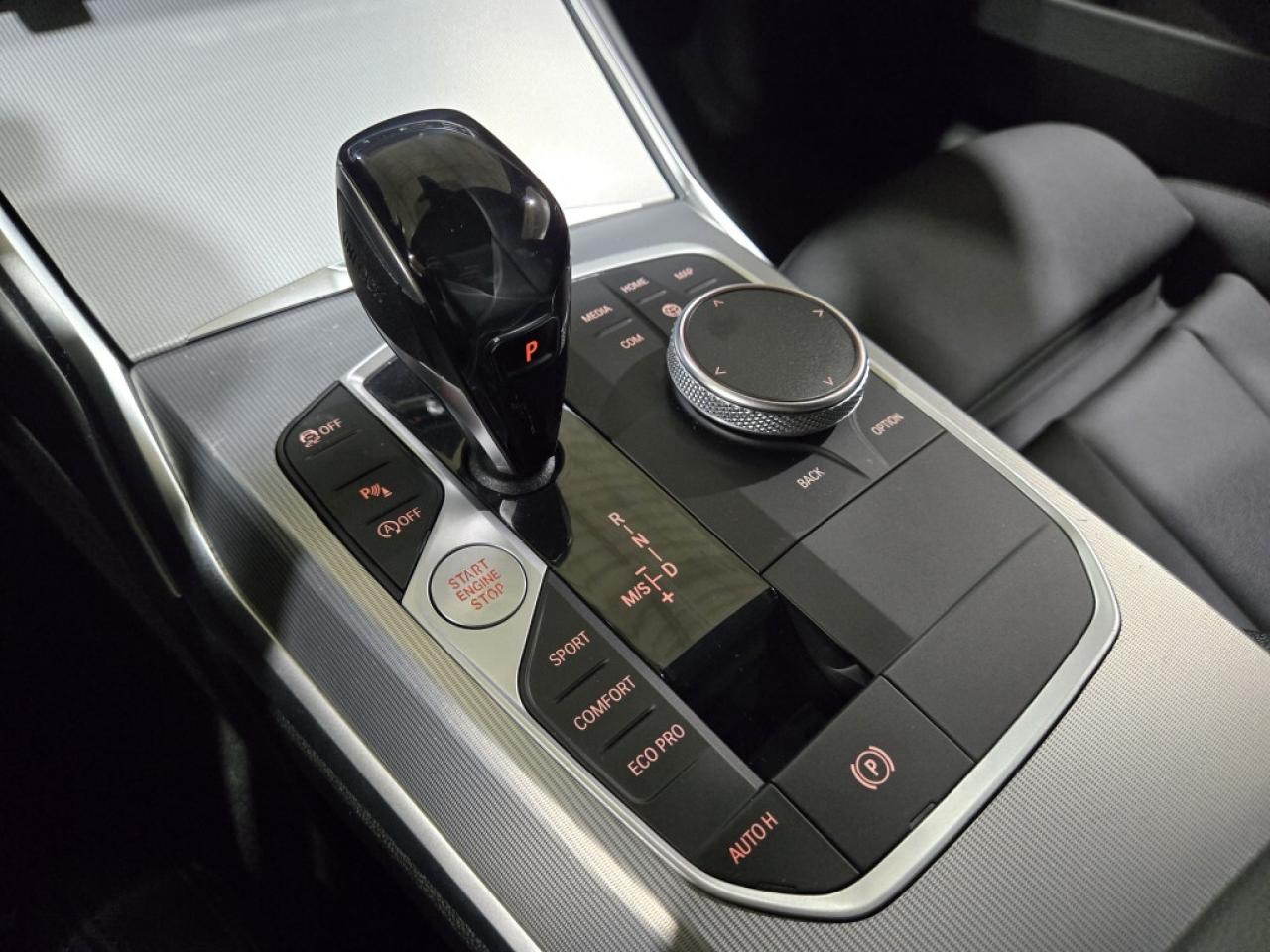 2021 BMW 330xi AWD No Accident Apple CarPlay Navigation Sunroof Photo