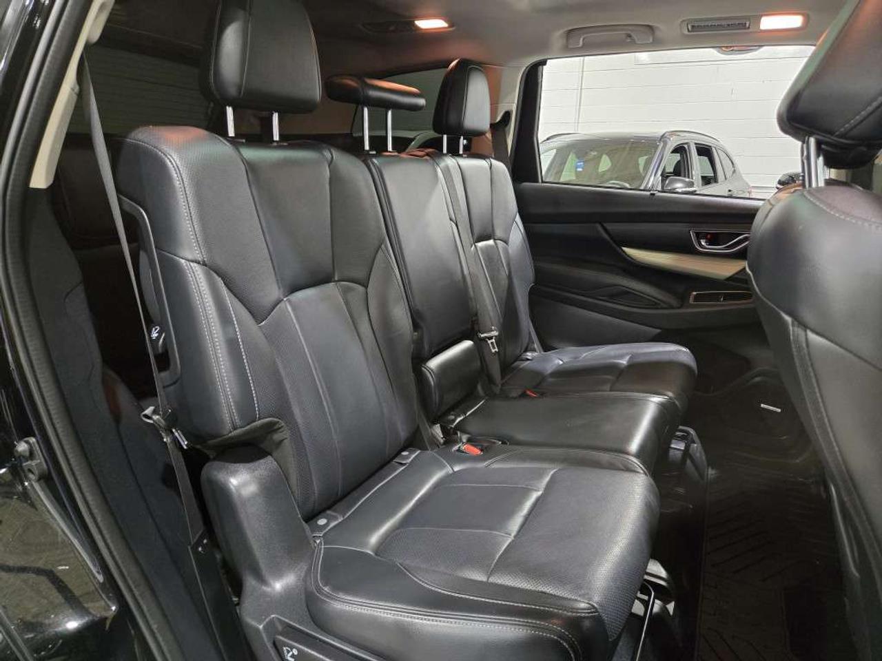2019 Subaru ASCENT Limited 8 Passenger NO ACCIDENTS LOCAL ONTARIO VEHICLE NEW BRAKES ALL AROUND Photo