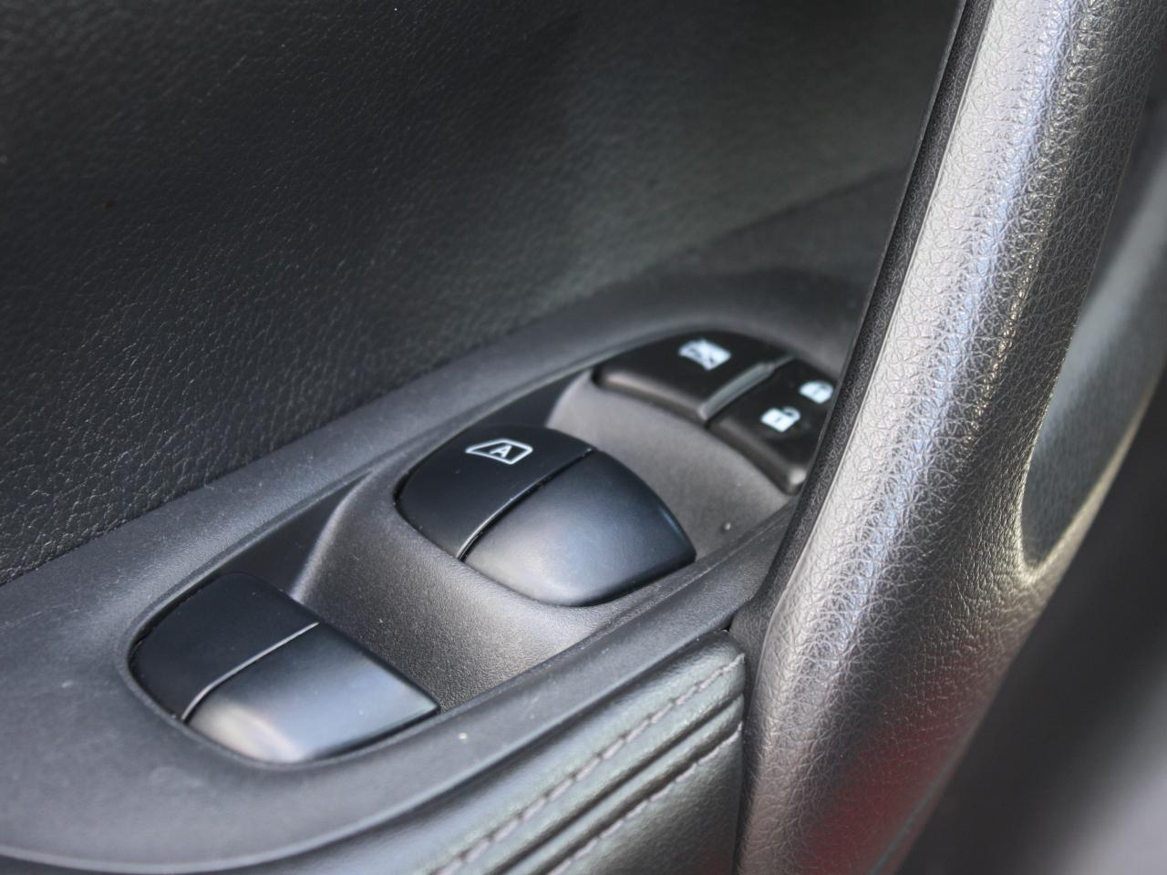 2023 Nissan Qashqai SL AWD / Leather / Heated Seats / Sunroof Photo