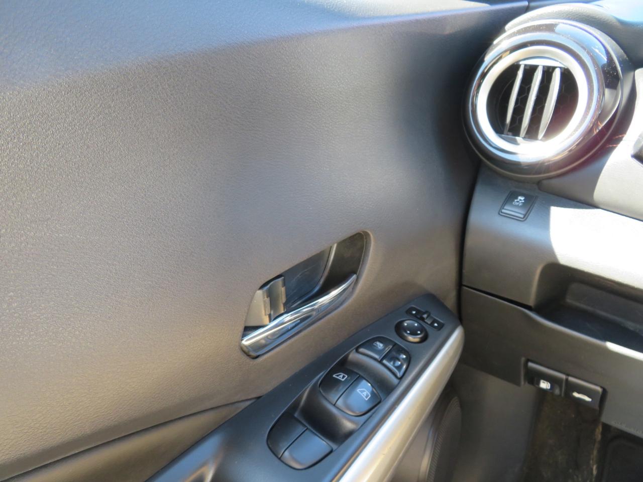 2019 Nissan Kicks S FWD Photo