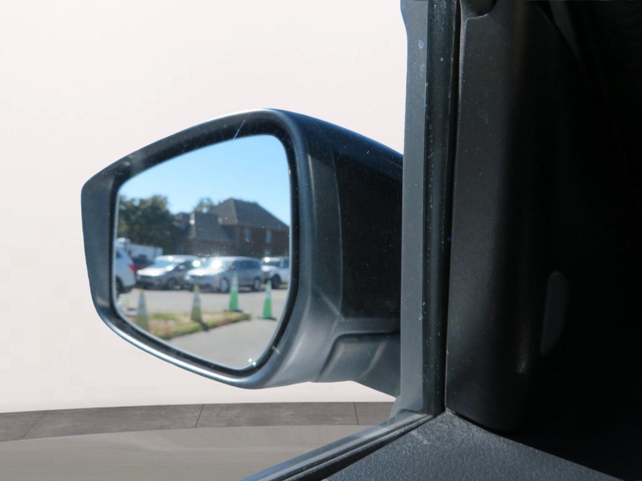 2019 Nissan Kicks S FWD Photo