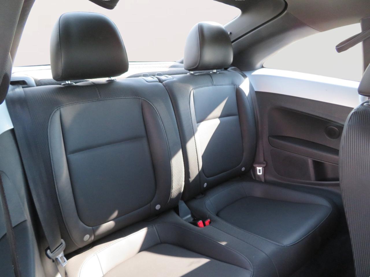 2012 Volkswagen Beetle 2dr Cpe Auto Highline Photo