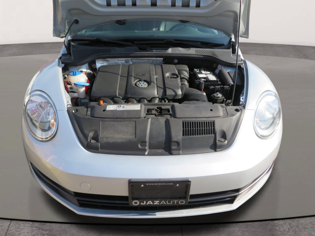 2012 Volkswagen Beetle 2dr Cpe Auto Highline Photo