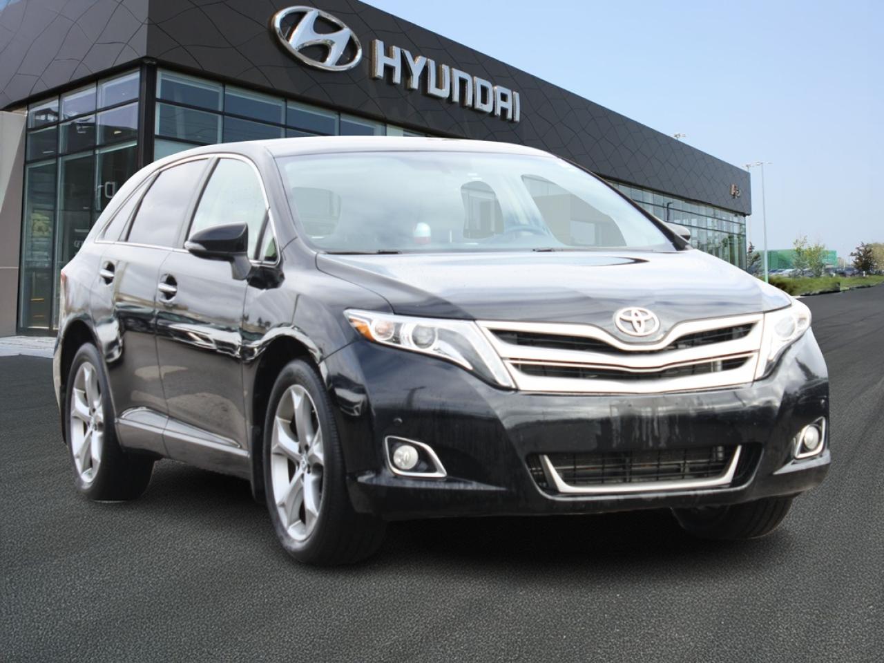 2015 Toyota Venza Limited AWD / Leather / Heated Seats / Sunroof Photo2