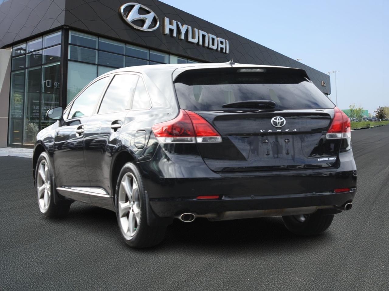 2015 Toyota Venza Limited AWD / Leather / Heated Seats / Sunroof Photo