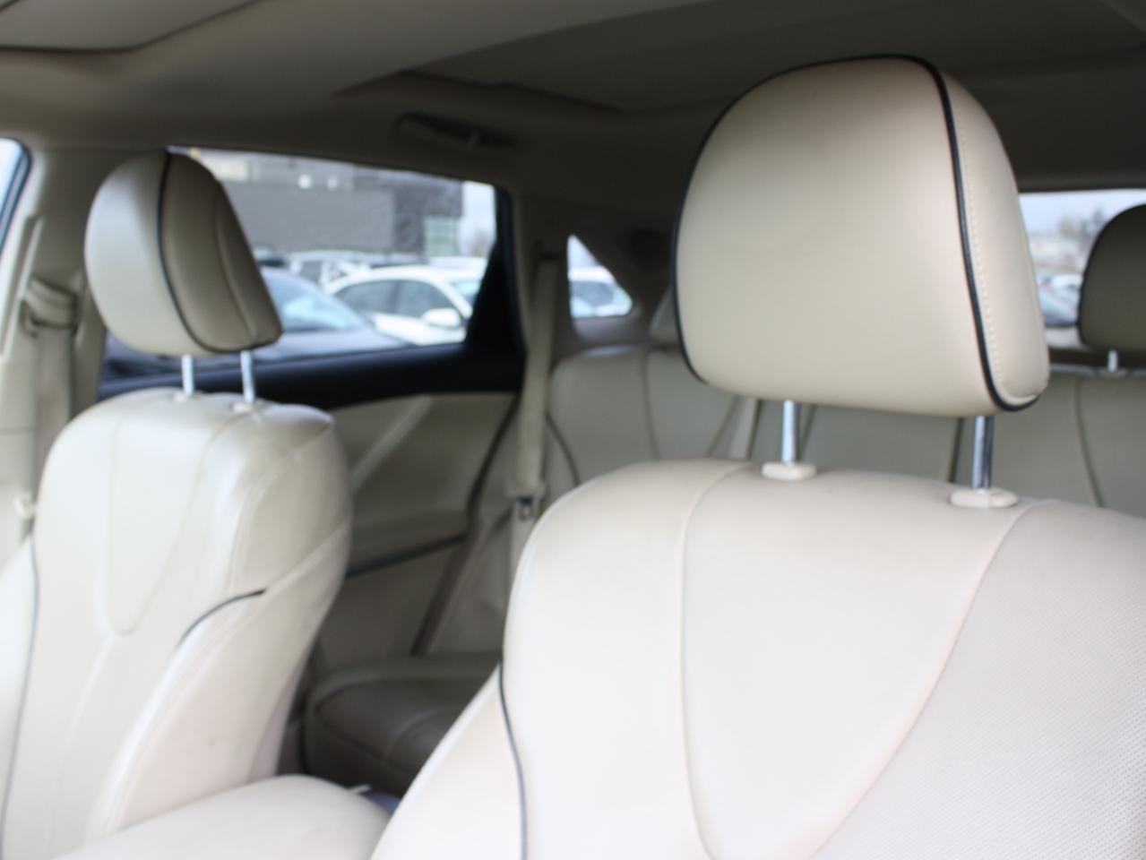 2015 Toyota Venza Limited AWD / Leather / Heated Seats / Sunroof Photo