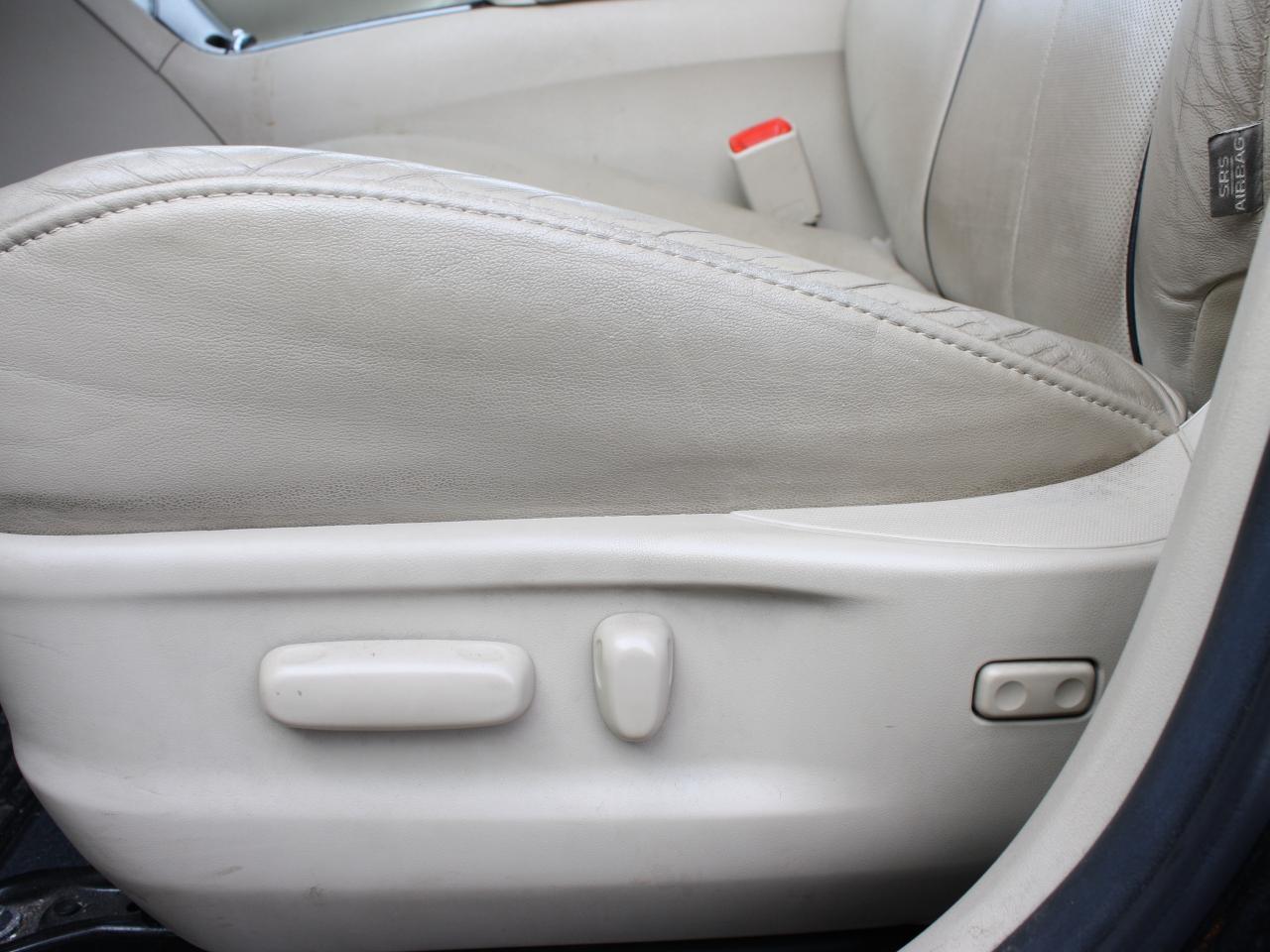 2015 Toyota Venza Limited AWD / Leather / Heated Seats / Sunroof Photo