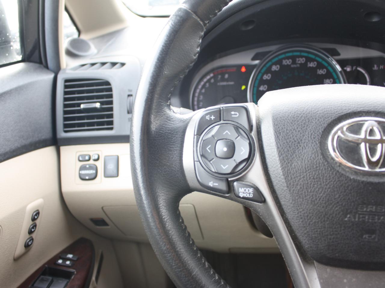 2015 Toyota Venza Limited AWD / Leather / Heated Seats / Sunroof Photo