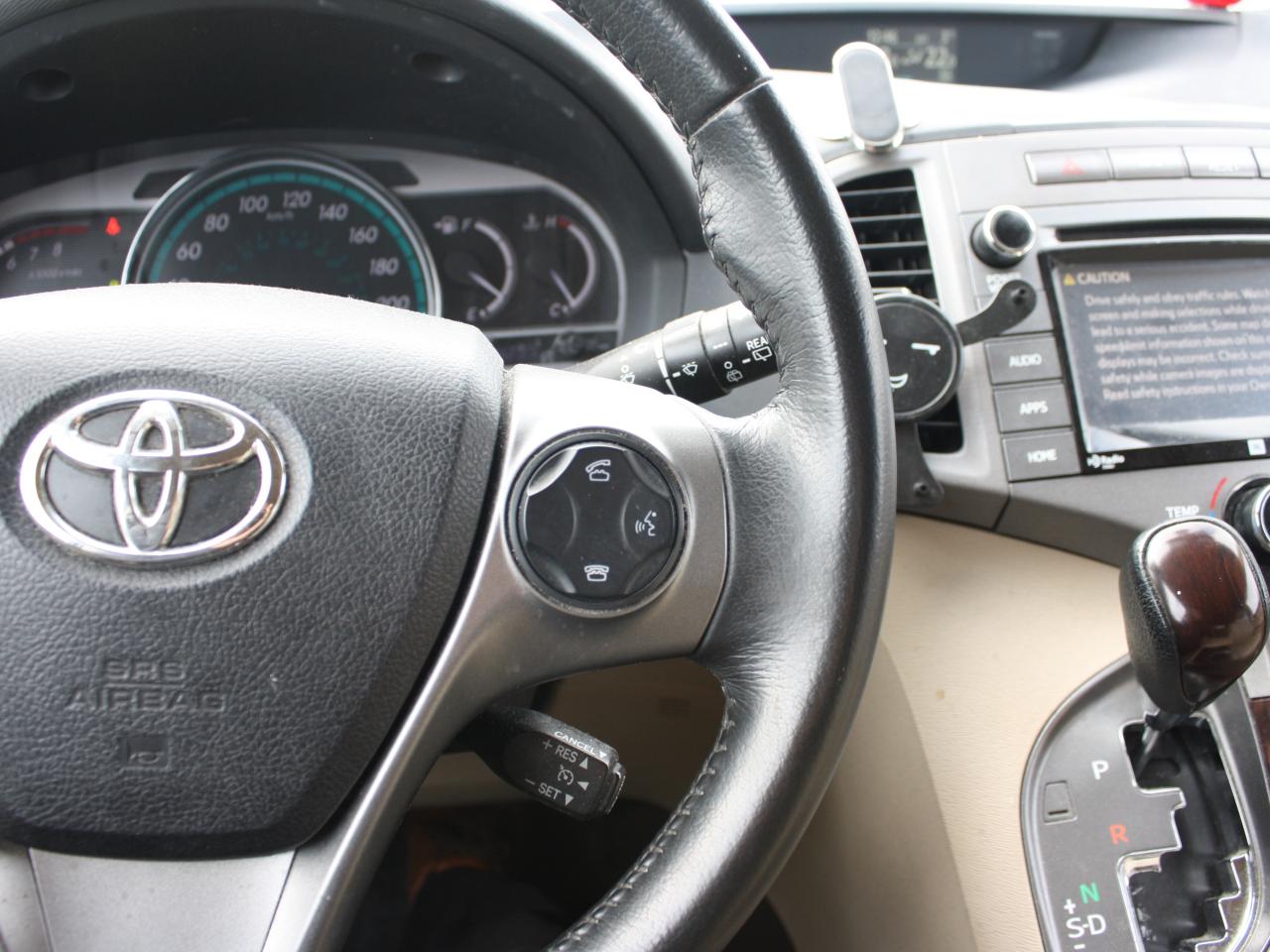 2015 Toyota Venza Limited AWD / Leather / Heated Seats / Sunroof Photo