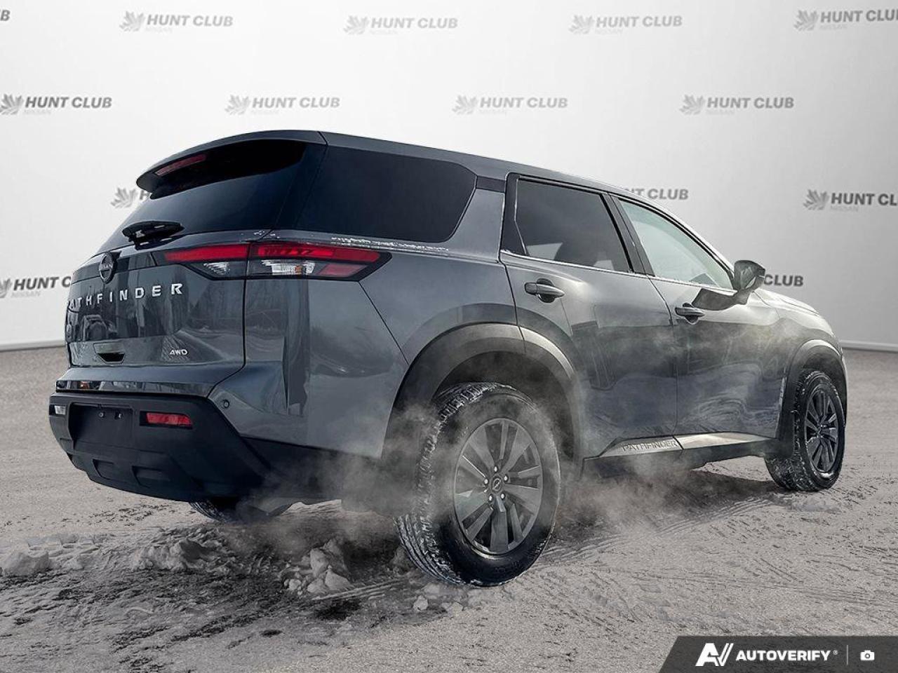 2025 Nissan Pathfinder S Photo