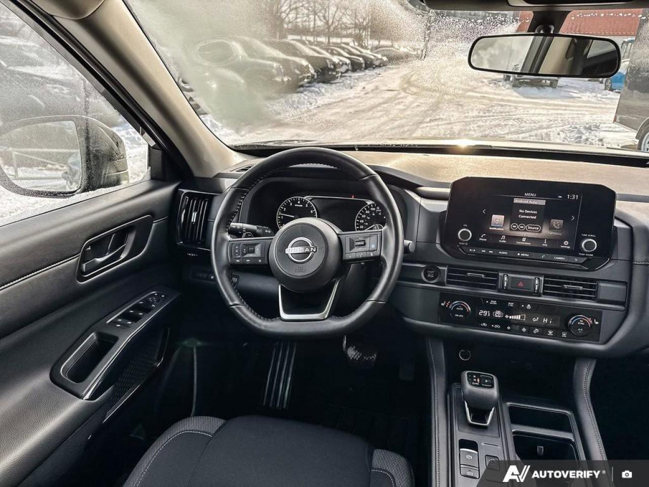 2025 Nissan Pathfinder S Photo