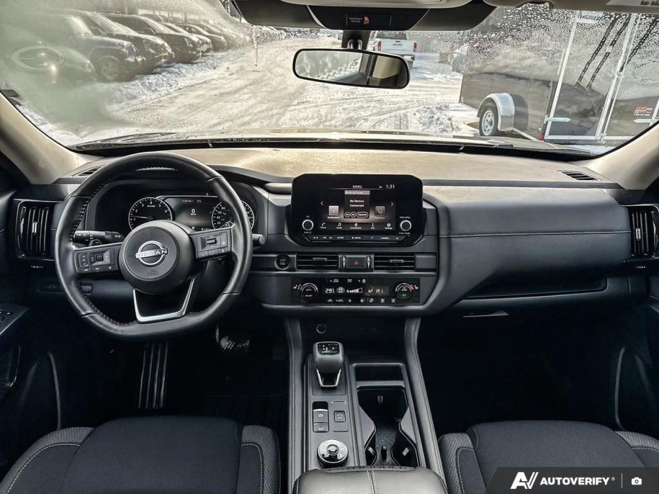 2025 Nissan Pathfinder S Photo