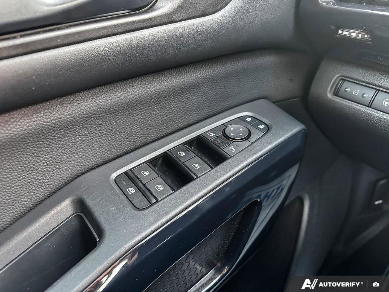 2025 Nissan Pathfinder S Photo