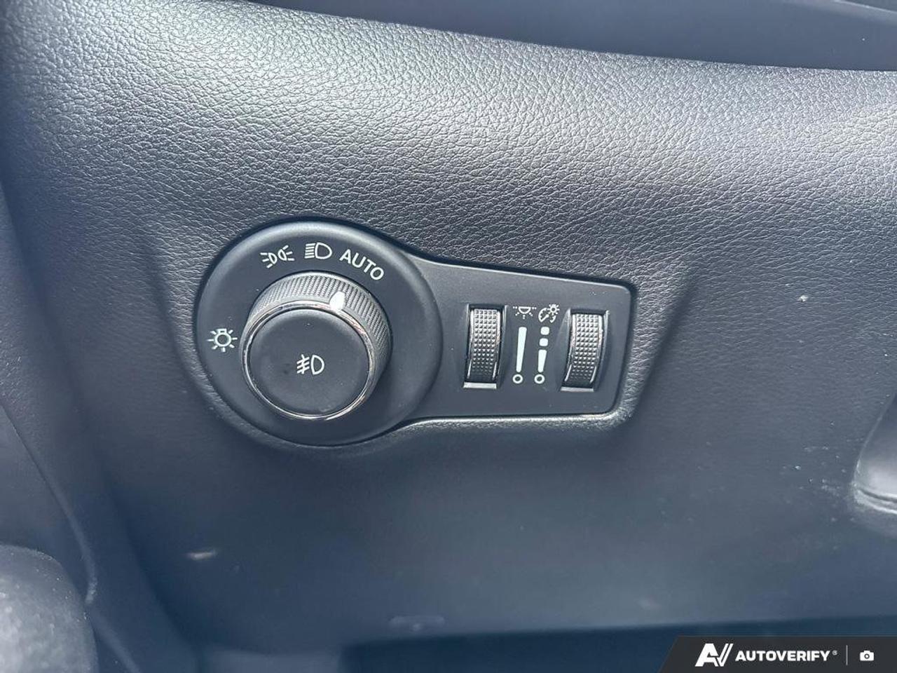 2024 Jeep Compass Trailhawk   Leather Seats   Remote Start   Apple C Photo