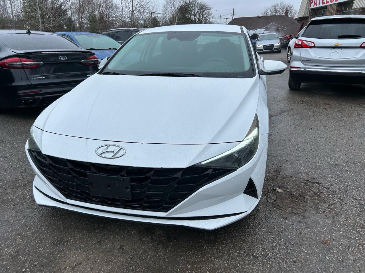 2022 Hyundai Elantra Essential IVT Photo2
