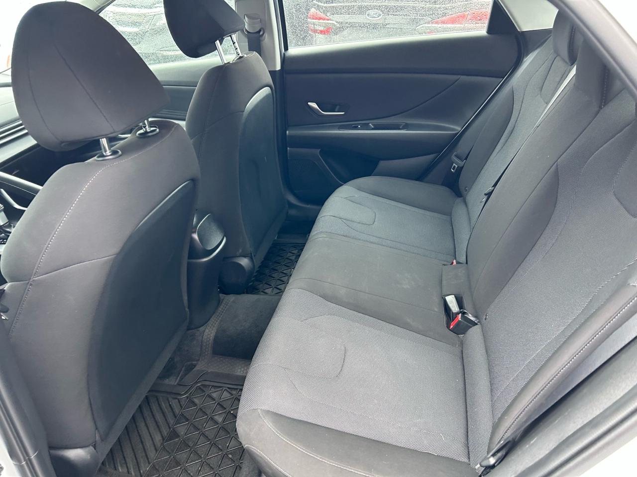 2022 Hyundai Elantra Essential IVT Photo