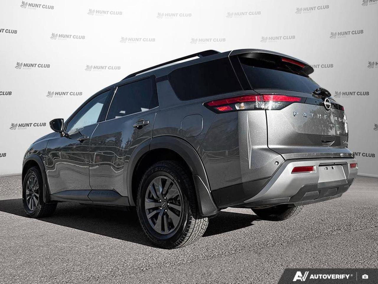 2024 Nissan Pathfinder SV Photo