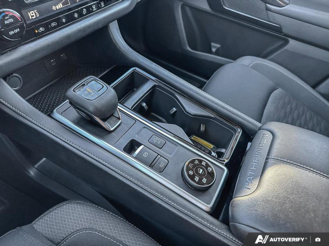 2024 Nissan Pathfinder SV Photo