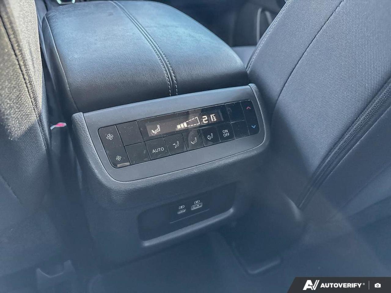 2024 Nissan Pathfinder SV Photo