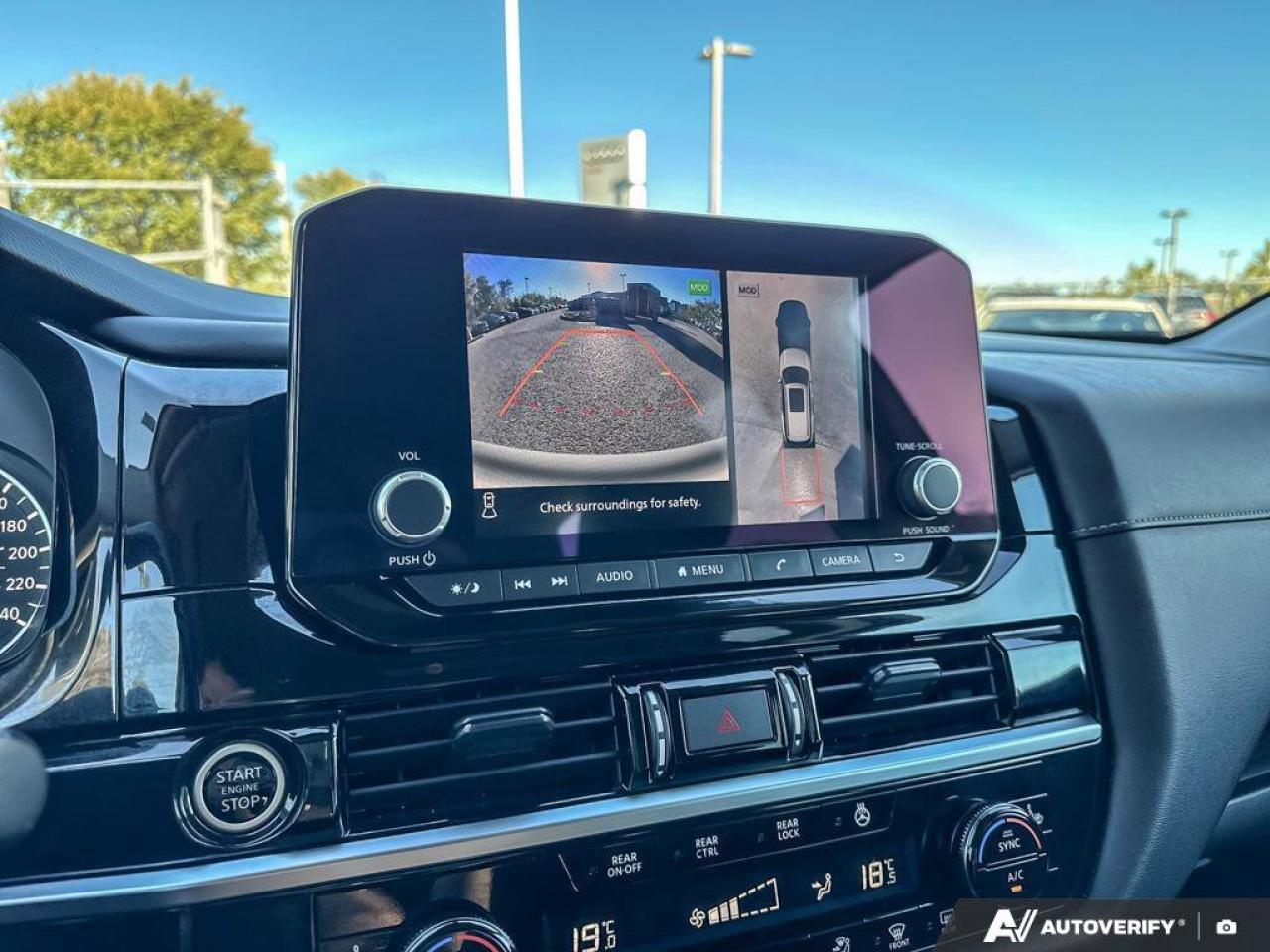 2024 Nissan Pathfinder SV Photo