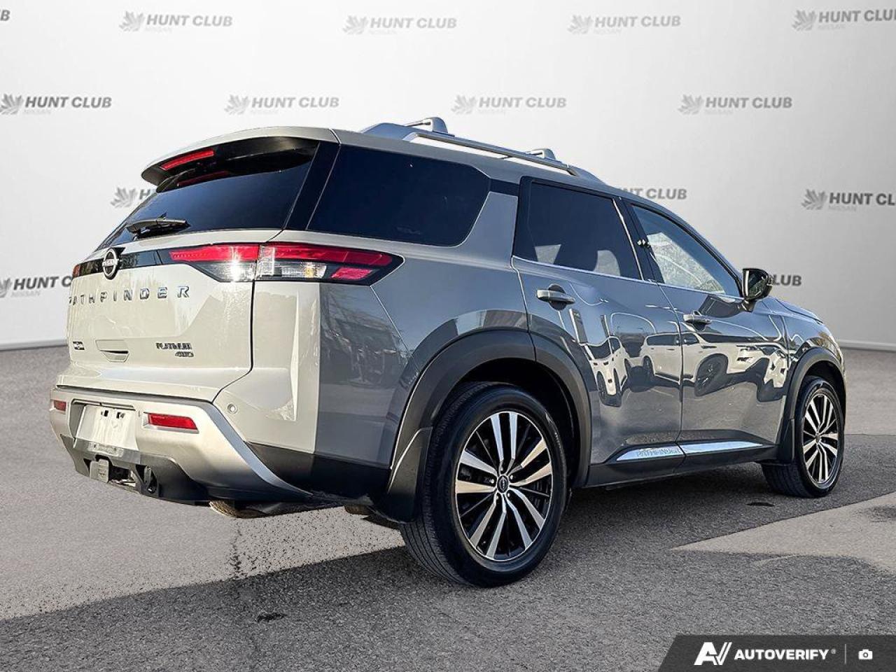 2024 Nissan Pathfinder Platinum Photo