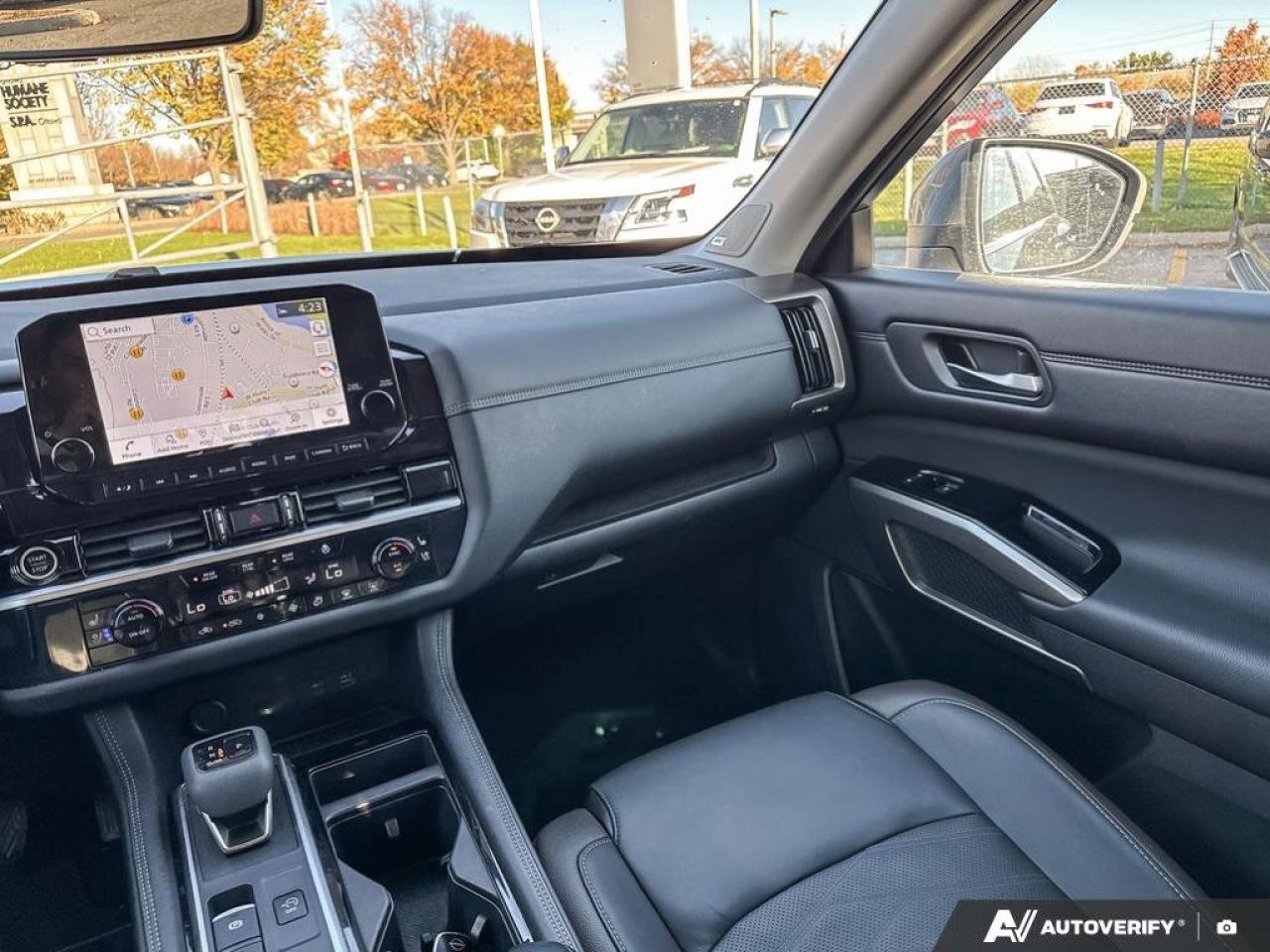 2024 Nissan Pathfinder Platinum Photo