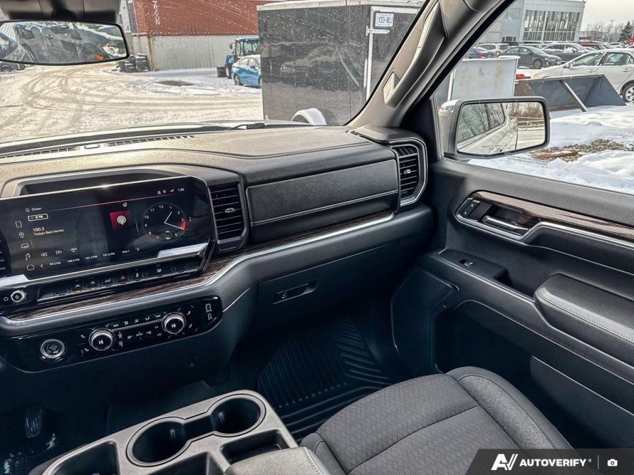 2024 GMC Sierra 1500 SLE Photo