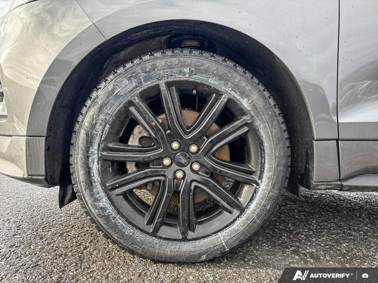 2021 Ford Edge SEL Photo