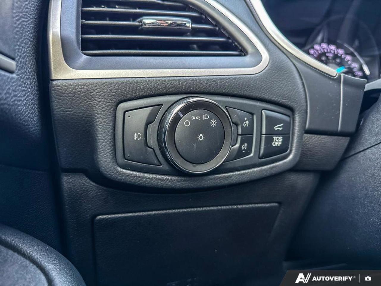 2021 Ford Edge SEL Photo