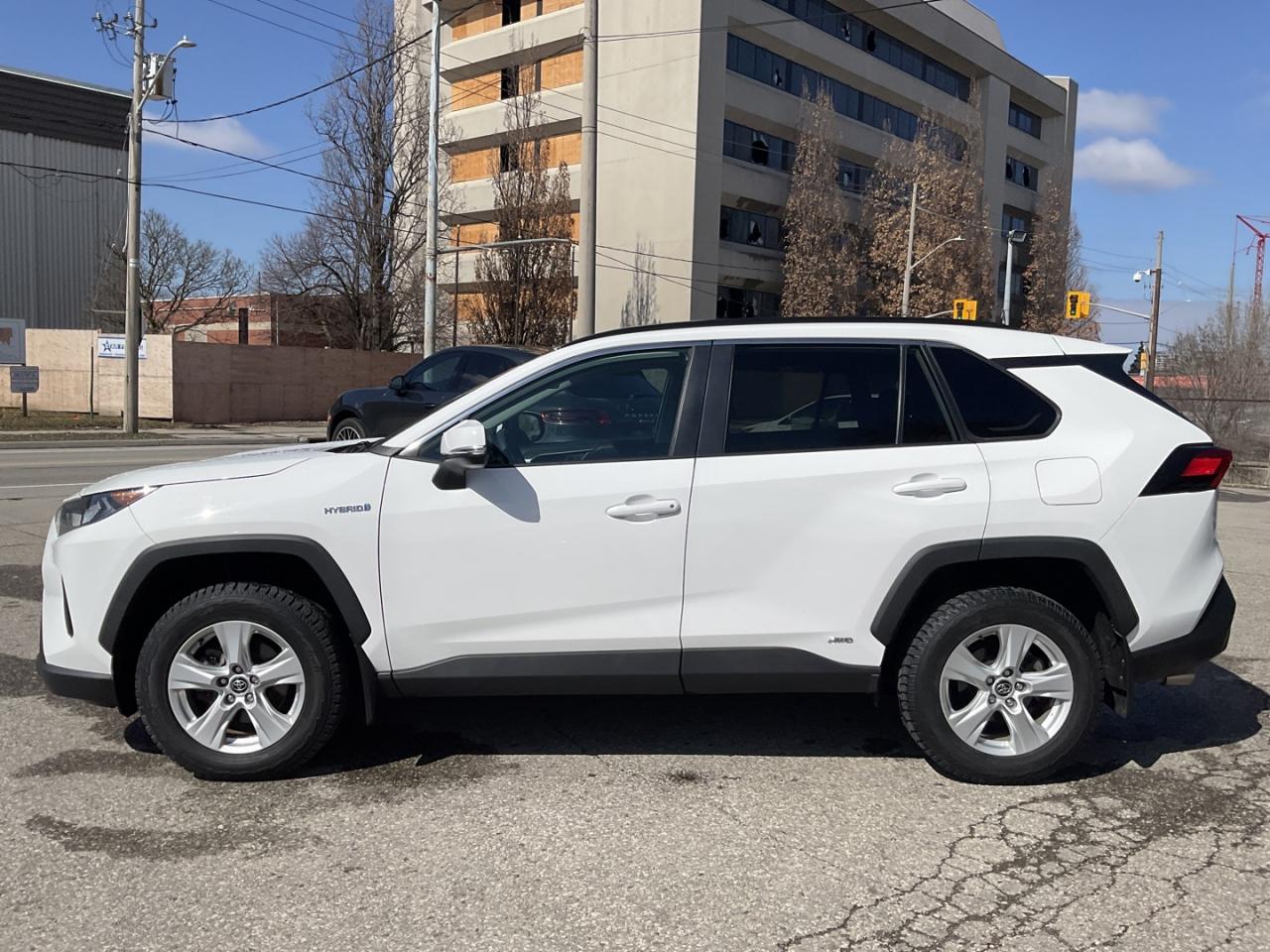 2021 Toyota RAV4 Hybrid LE - ALLOYS! BACK-UP CAM! BSM! Photo