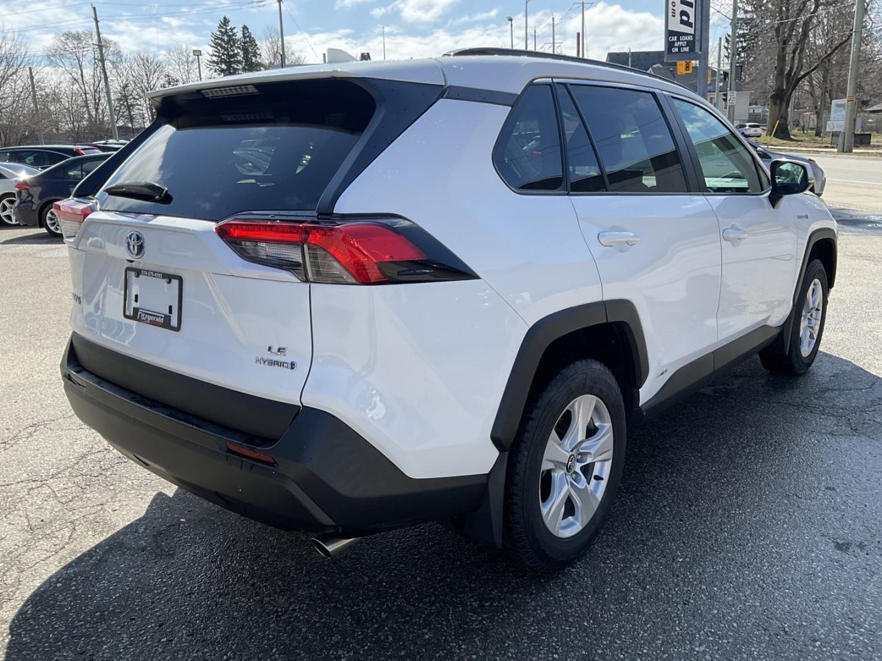 2021 Toyota RAV4 Hybrid LE - ALLOYS! BACK-UP CAM! BSM! Photo
