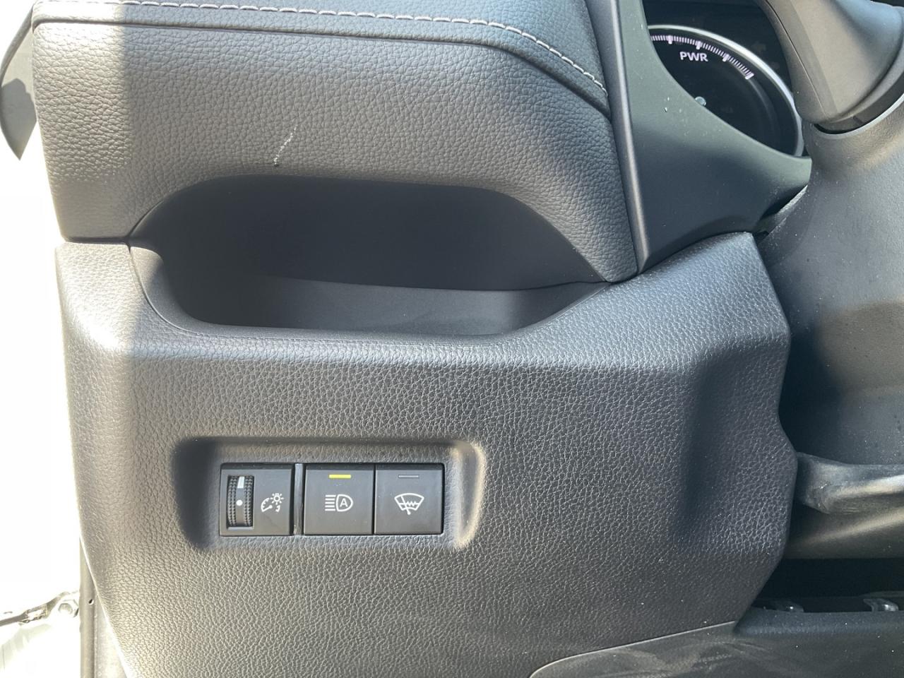 2021 Toyota RAV4 Hybrid LE - ALLOYS! BACK-UP CAM! BSM! Photo