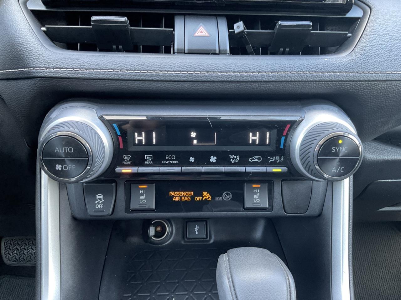 2021 Toyota RAV4 Hybrid LE - ALLOYS! BACK-UP CAM! BSM! Photo