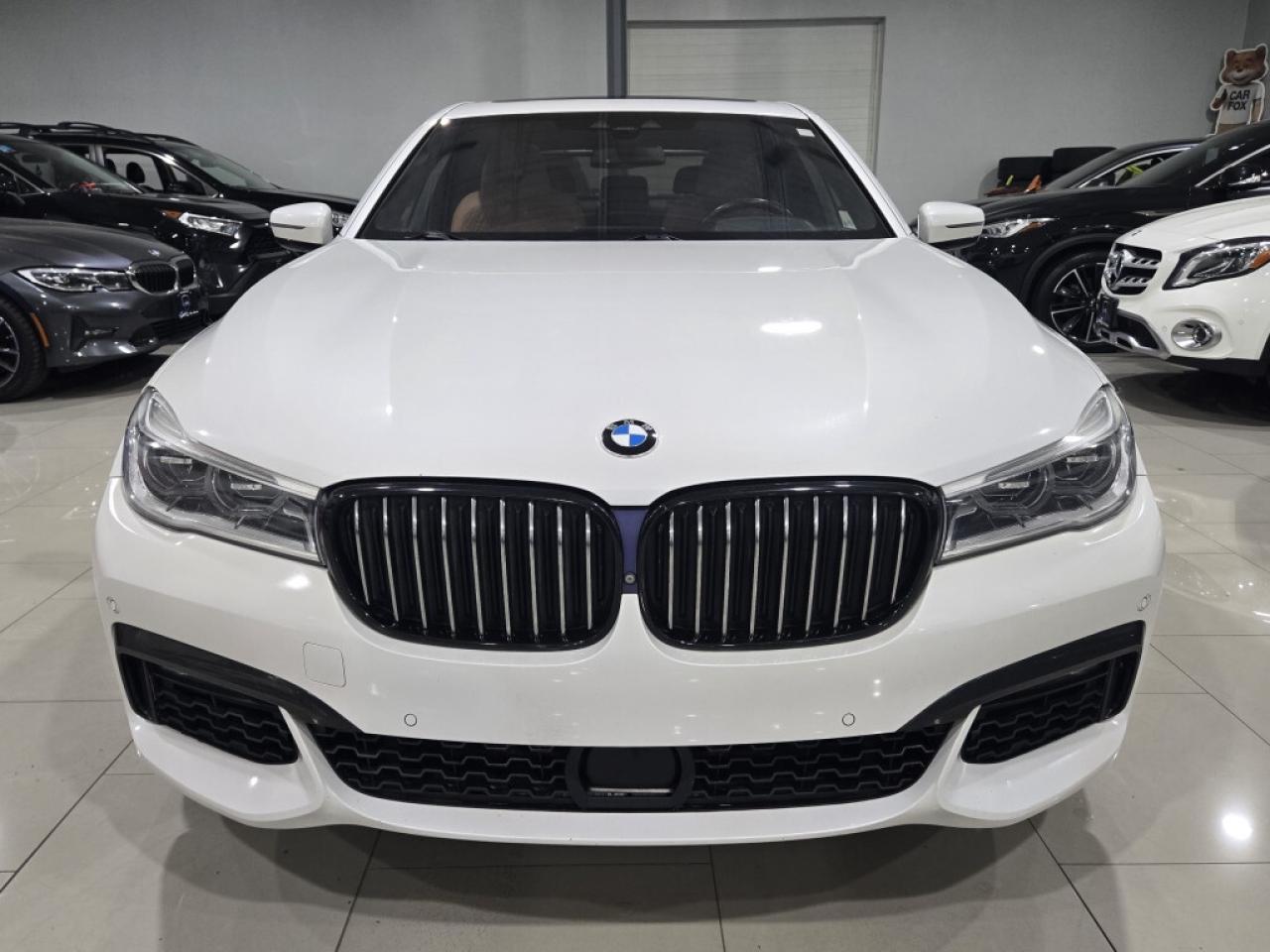 2019 BMW 750i xDrive M-Sport No Accidents Navi 20 M Sport Wheels HUD Photo2