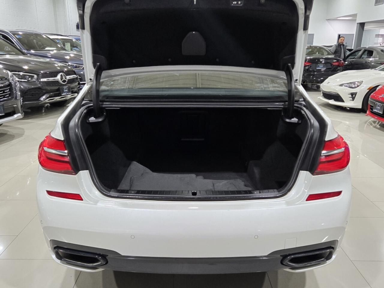 2019 BMW 750i xDrive M-Sport No Accidents Navi 20 M Sport Wheels HUD Photo