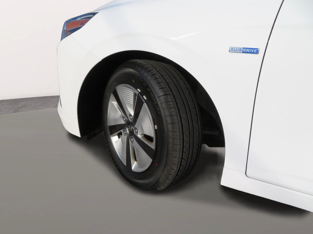 2019 Hyundai Ioniq Hybrid Essential Hatchback Photo